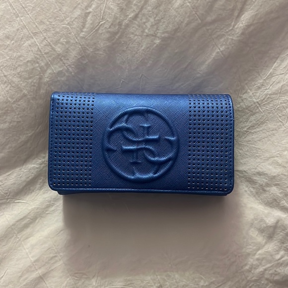 Guess Wallet - Picture 1 of 6